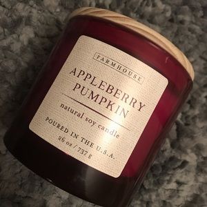 26oz FarmHouse Candle Apple Berry Pumpkin